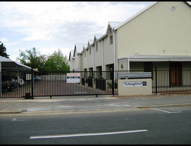 2 bed property to rent in WORCESTER CENTRAL